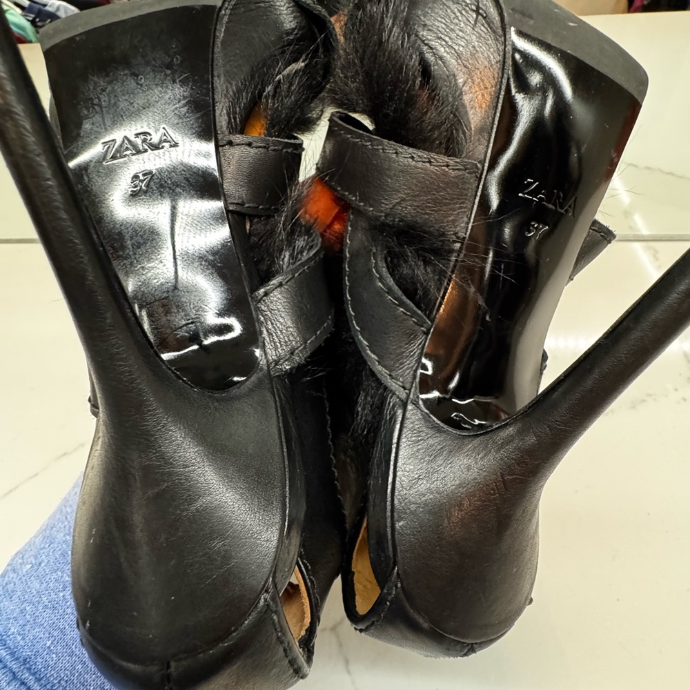Elegant Black Stiletto Heels with Fur Accent Zara Size 7 - Picture 6 of 7